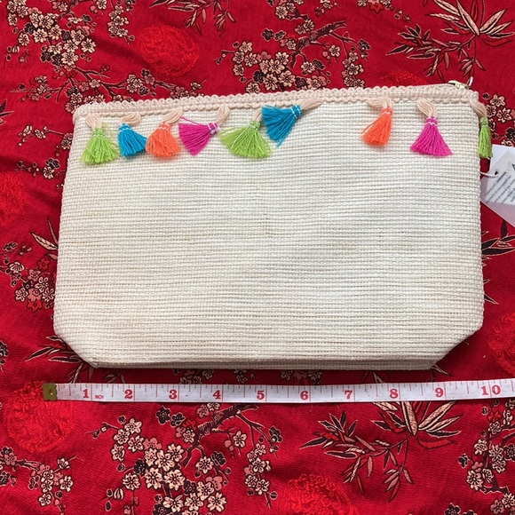 Shiraleah | bag/pouch/clutch Paper straw shell with colorful tassel trim. - Picture 6 of 7